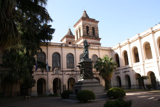 Kein schlechter Ort um zu studieren. Die Universitaet mitten im Welterbe.