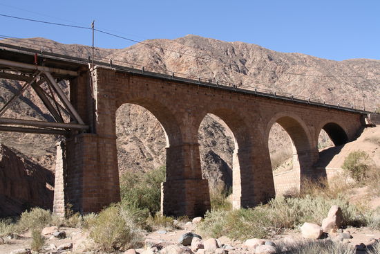 Cacheuta ist vorallem bekannt durch seine heissen Quellen. Deshalb ist es durchaus vorteilhaft eine Badesachen mitzunehmen. Das weiß auch ich jetzt...