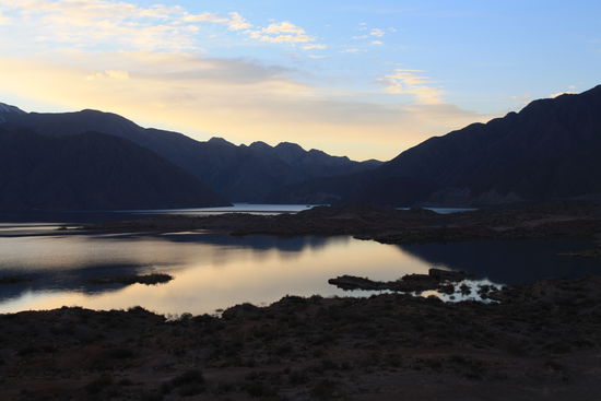 Stausee bei Upsallata auf dem Weg in die Berge.