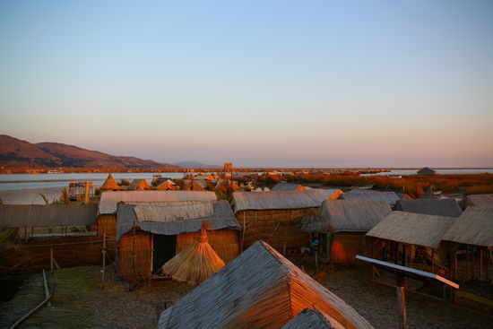 Islas flotantes im Morgengrauen.