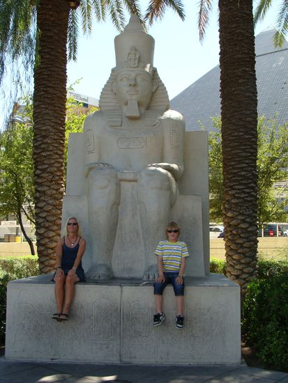 Bild des Tages 1: Meine Familie beim Luxor