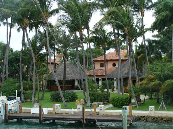 Hier eines der vielen schönen Häuser. Dieses gehört Gloria Estefan.