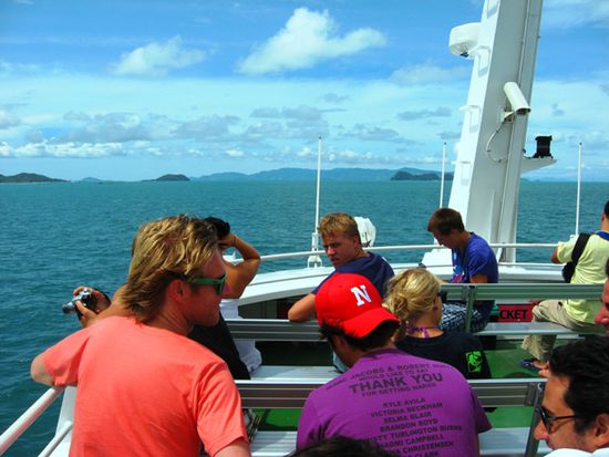 auf der Fähre von Tao nach Phangan. Im Hintergrund ist unser "Koh Phangan" zu erkennen