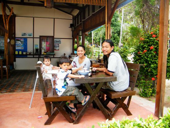 Die 4 "Chefs" vom Ban Sabai Resort - wir kommen wieder!