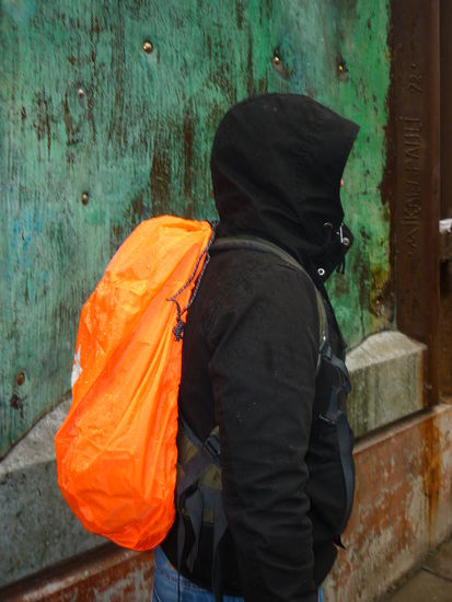Regen, Regen und noch mehr Regen, aber wenigstens hat mein Rucksack ein stylisches Regencover!