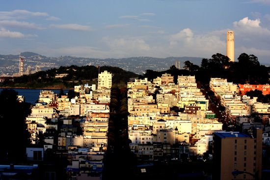 Mit einem leichten Rasseln in der Lunge endlich on top of the Lombard Street!