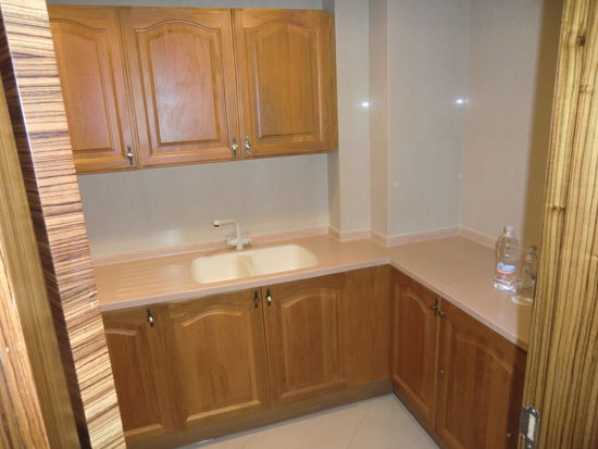 rechts befindet sich gleich eine kleine Küche