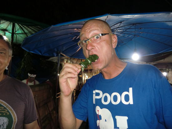 3. Kostprobe : gefüllte Bananenblätter not spicy - sau lecker, 10 Bath