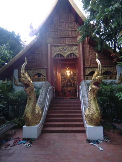 Der Eingang zum kleinen Tempel