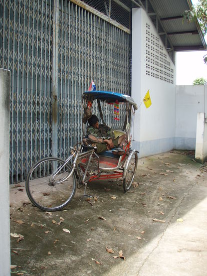 ...und trafen auf die "arbeitende" Bevölkerung.... 
