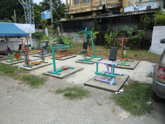 ...öffentliche kostenlose Fitnesstudios.....