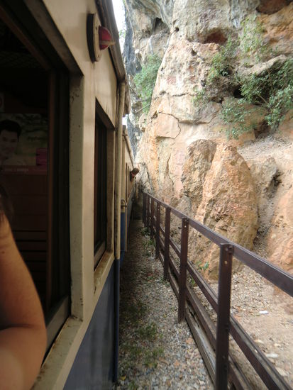 auf der anderen Seite geht es richtig eng zu