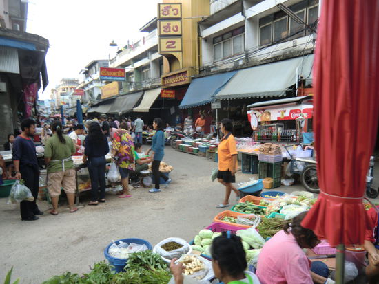 morgendliches Markttreiben