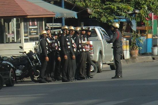 morgendlicher Polizeiappel auf der Straße