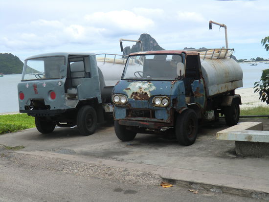 Damit wird wohl Wasser transportiert...wir haben es nicht raus bekommen