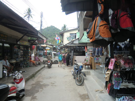 wenn keine Fähren ankommen, ist hier so gut wie nichts los