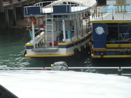 da vorne auf der Spitze der Rucksack ( mit der Blume ) ist von Tanja....ob der da liegen bleibt ???