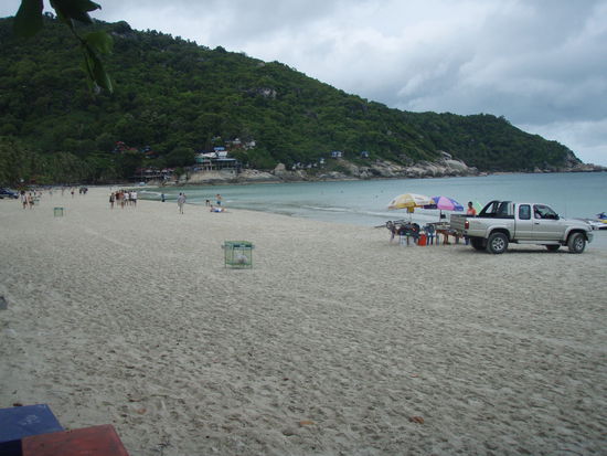 der Partystrand linksseitig