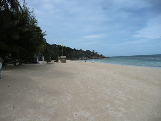 der Strand Haad Yao linksseitig