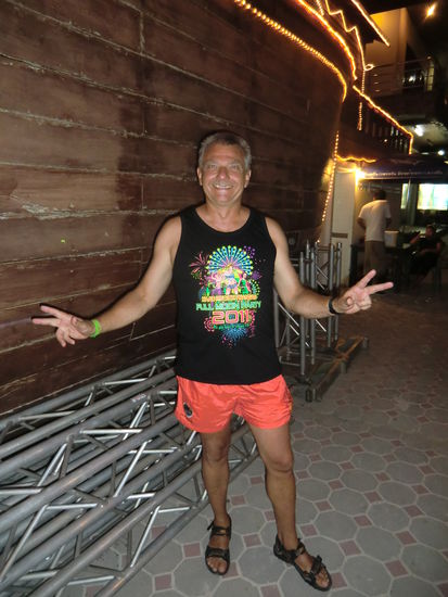 Ralle in schwarz mit neonorangem Höschen