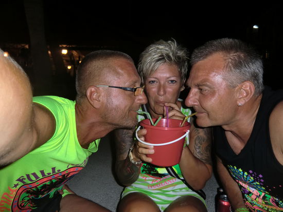 na, den zotteln wir doch gemeinsam weg...oder ????