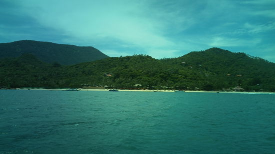 rechtsseitig Ao Thong Nai Tan Noi ....