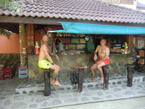 ....na geht doch...sind wohl Frauen im Anmarsch...was ????? 