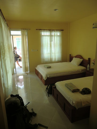 ..jeweils ein Dreibettzimmer....