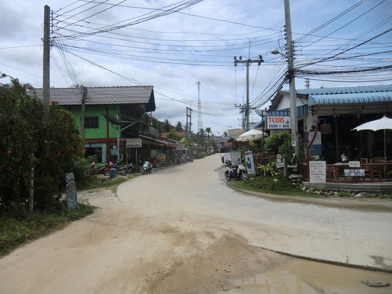 ...eine Ecke weiter sind die ATM...