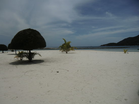 feinster weißer Sand, wie in der Karibik.....