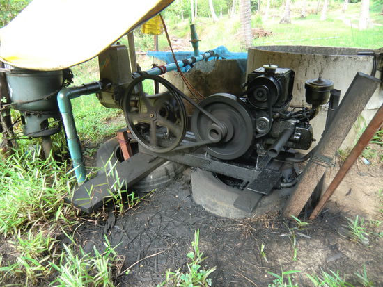 die Nahaufnahme..man beachte die Gummireifenlagerung... 