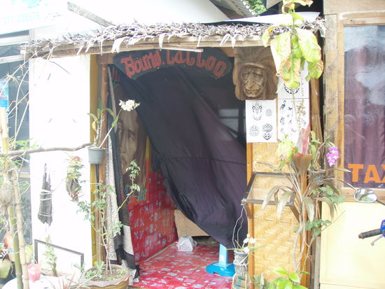 ...einladenden Tattoostudios......