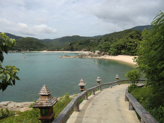 im Hintergrund der Strand von Thong Nai Pan Noi und vorne der "Privatstrand"