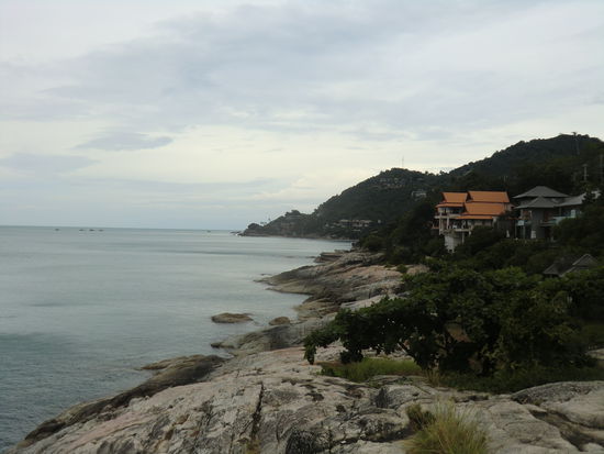 und hinter dieser Spitze da vorne liegt dann der Lamai Beach