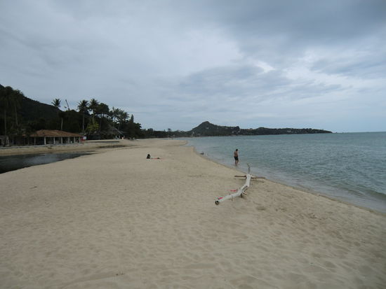 Lamai Beach linksseitig