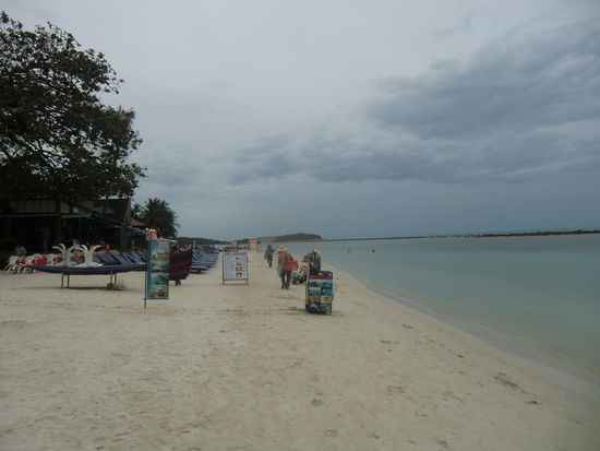 der Strand von Chaweng linksseitig