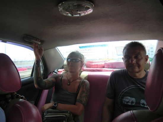 ganz schön anstrengend so eine Fahrt im Taxi in Bangkok