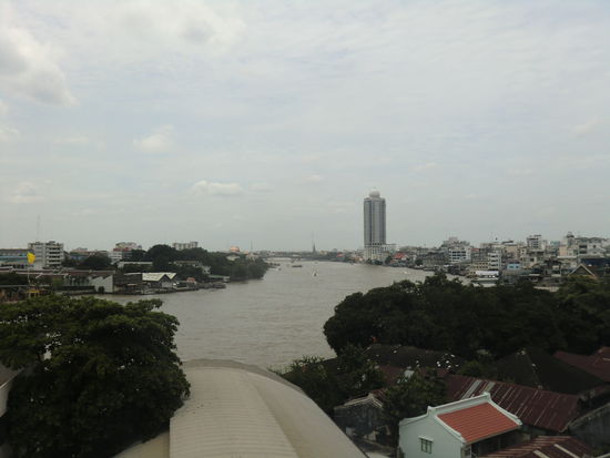 der Ausblick vom Balkon nach rechts