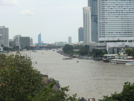 der Ausblick vom Balkon nach links