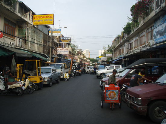 Calle 22 - man läuft auf ca. 1 cm Motor-/Getriebeöl
