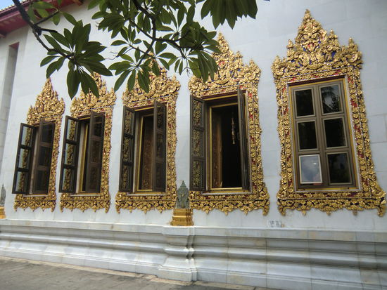 schön verzierte Fenster