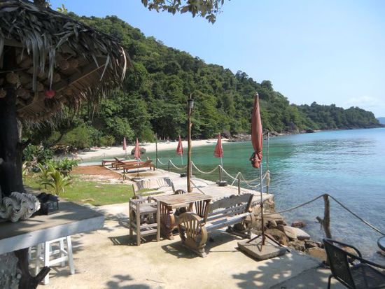 Beachbar-Terrasse mit Blick auf den Beach