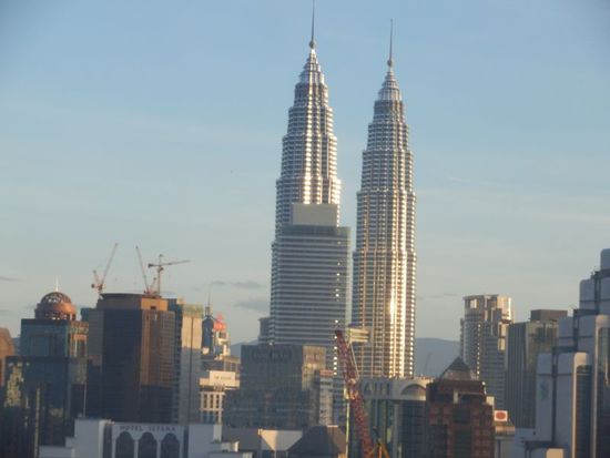 noch einmal die Petrona Towers