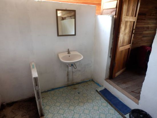 das Bad aus der anderen Richtung