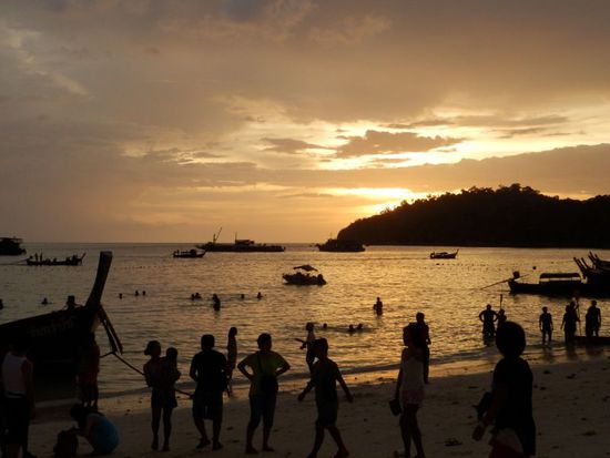 rechtsseitig der Sonnenuntergang