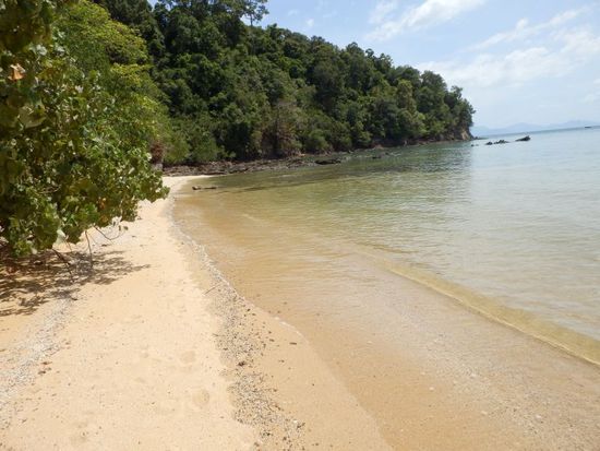 Marina Bay auf der linken Seite