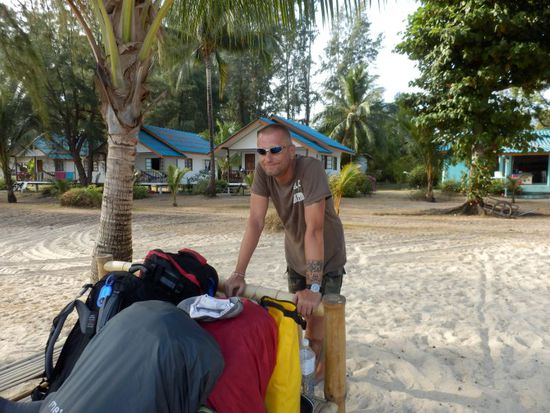 warten auf das Longtail zum Speedboat