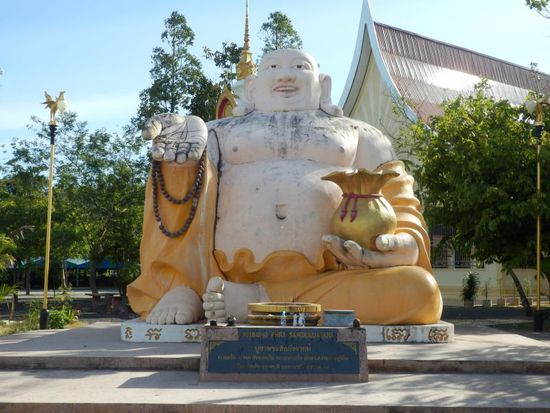 ist das schon die Statue...ne ist ein Buddha