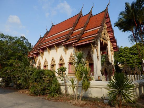 da steht hier so ein Wat rum, völlig vergammelt und kein bisschen schön !!!