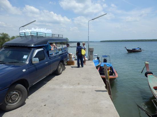 dort dürfen wir dann auch aussteigen.